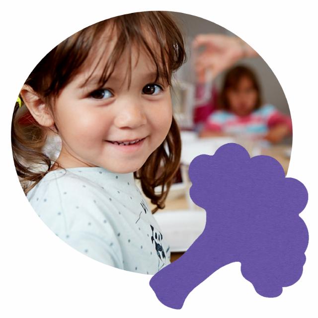 Lille pige i institution